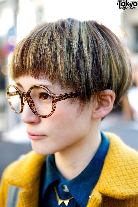 The french crop is an iconic, timeless, and elegant short haircut. Cute Pixie Cut, Round Glasses & Didizizi Mustard Coat in ...