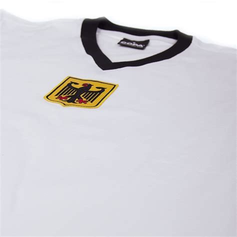 Check hier de laatste nieuwe voetbalshirts van de duitse nationale ploeg. Duitsland retro voetbalshirt jaren '70 + Nummer 13 |Sportus.nl