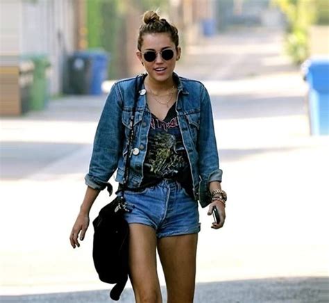 Miley Cyrus Wearing Denim Jacket And Denim Shorts Street Style Trendy