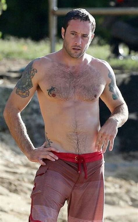 Alex Oloughlin Alex Oloughlin Shirtless Surfer Dude