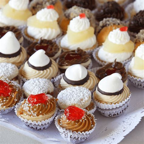 Preparar platillos salados en formato pastelitos los hace más apetecibles y fáciles de comer. Pastelitos