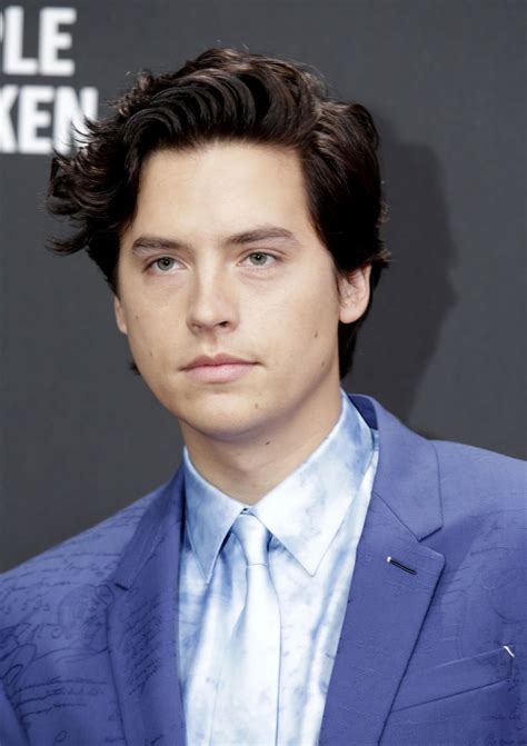 When a new student, veronica lodge, arrives in town from new york with her mother hermione, theres an undeniable spark between her and archie, even though veronica doesn't want to risk her new friendship with betty by making a play for archie. Aktorzy "Riverdale" oskarżeni o molestowanie - zabrali ...