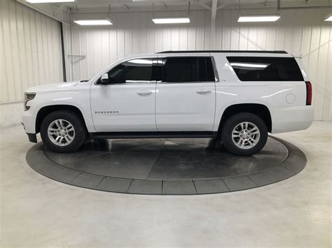 Pre Owned 2017 Chevrolet Suburban Lt 4d Sport Utility In Paris 107214a