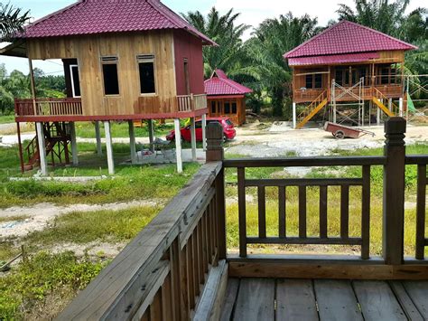 Welcome to my pleasuredome: Rumah kayu