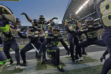 Grading The Seahawks In Their 19 16 Ot Victory Over The Rams