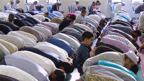 Ks2 Religious Studies Prayer In Islam Bbc Teach