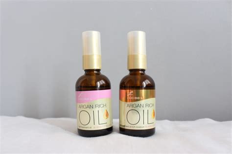 It contains many healthy antioxidants, vitamins and fatty acids that are not only great for your hair. MEOWLINA: Sponsored post: Lucido-L Argan Hair Treatment Oil