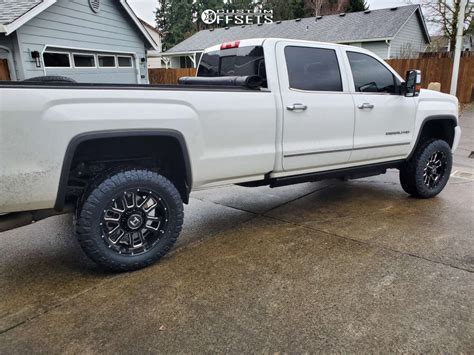 2016 Gmc Sierra 3500 Hd With 20x9 Hostile Gauntlet And 29560r20 Nitto