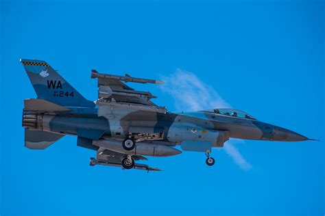 64th Aggressors On Final F 16 With Blue Flanker Camo Schem Flickr