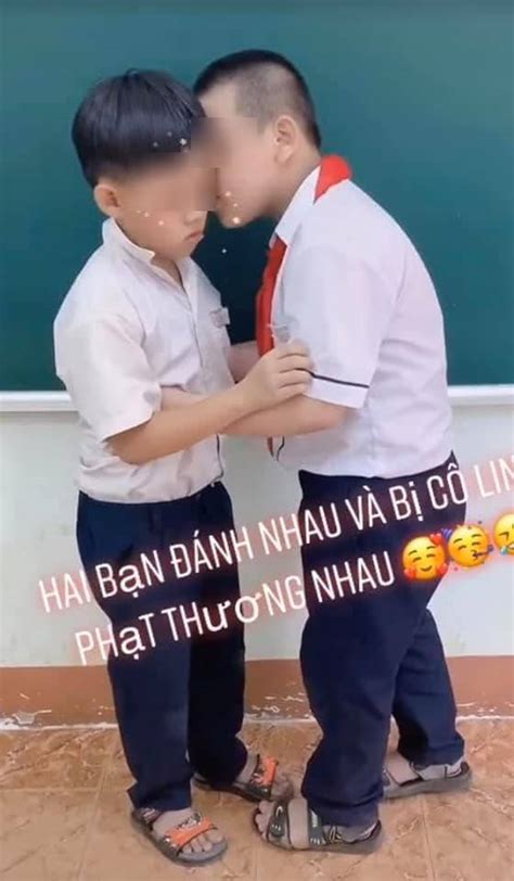 Sự việc có thật, xảy ra ở hà nội tháng 5/2020 2 ngày hôm nay, những thông tin xung quanh đoạn clip dài 16 phút quay lại cảnh nam sinh lao lên bục giảng tát cô giáo, rồi giằng điện thoại bị tịch thu trước đó về được dư luận đặc biệt quan tâm, chú ý. Cô giáo phạt 2 nam sinh phải hôn má để giảng hòa