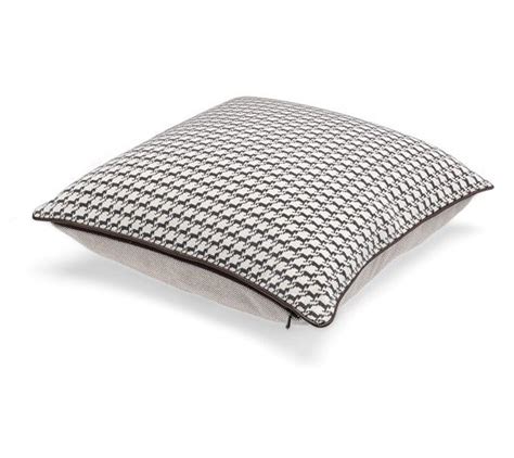 Quality 9/10 rinse and repeat at the awesome fabric. Hermès | White accent pillow, White throw pillows, Pixel ...