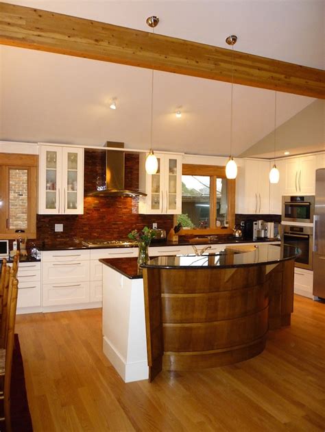 This simple kitchen design is a brilliant choice for you who love clean whites and wood. 20 Amazing Transitional Kitchen Designs For Your Home ...
