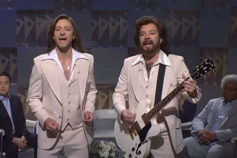 Snl Justin Timberlake And Jimmy Fallon Revive Barry Gibb Talk Show For First Time In Years