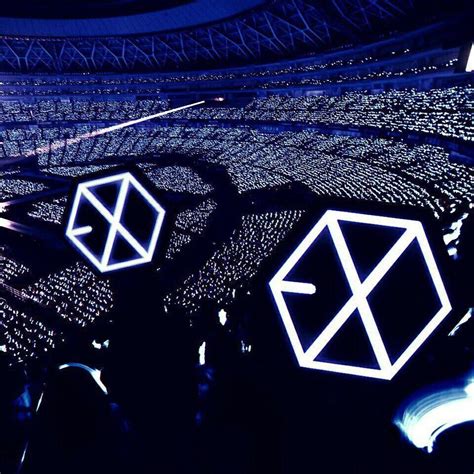 Front side is sb19 with the logo and the back side is the one that u can choose under category. #lightstick #exo (com imagens) | Exo, Exo sehun, Chanyeol