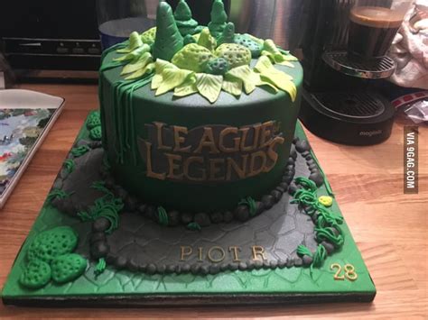 For every girl, boyfriend birthday is always a very important and special day for her. Birthday Cake for my boyfriend - 9GAG