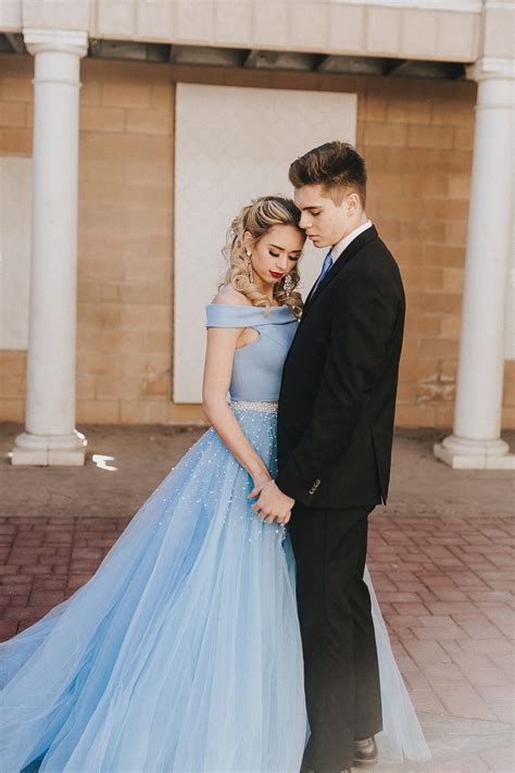 Photography Prom Pictures Couples Blue с изображениями Бальные платья