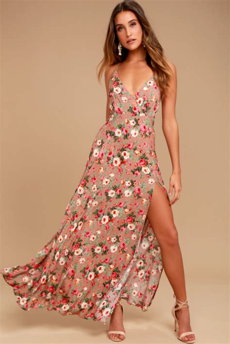 Are You Finding Evening Maxi Dresses For Weddings By Hug For Trends