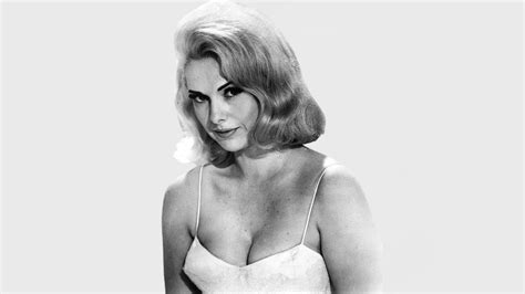 Remembering Martha Hyer A Rare Beauty Youtube