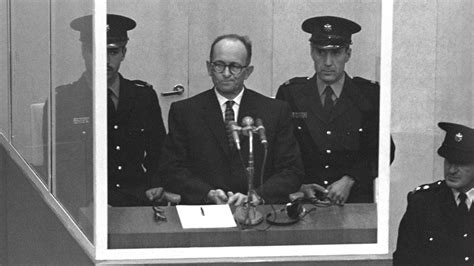 Retrato de adolf eichmann en 1942, durante el cénit de su carrera en la jerarquía de la alemania nazi. Eichmann-Prozess: "Er hat ohne Ausnahme Mord angeordnet ...