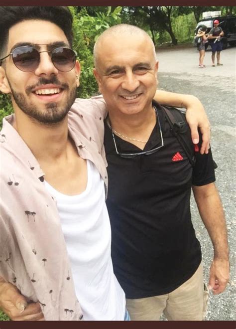 שי בראין מיוחד עם רן כרמי בוזגלו שביקר את משפחו של רסל עמית בן יגאל זל שנרצח בפעילות מבצעית בכפר יעבד שבשומרון. עמית בן יגאל ז"ל: אביו משתף - "הפסדתי ילד שהוא חבר" | מעריב