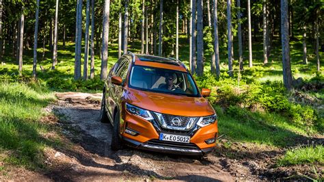 Read our experts' views on the engine, practicality, running costs, overall performance and more. Nissan X-Trail 2017 facelift review | CAR Magazine