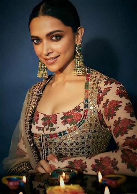 Deepika Padukone Giving Us Style Inspo This Diwali Dressed In A