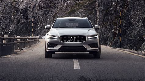 Detailed features and specs for the 2020 volvo v60 cross country including fuel economy, transmission, warranty, engine type, cylinders, drivetrain and more. 2020 Volvo V60 Cross Country is proof SUVs aren't always ...
