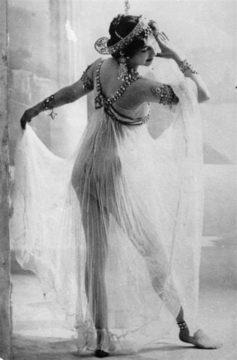 Mata Hari And Edith Cavell Women Intrigue And Wwi Propaganda Cbc News