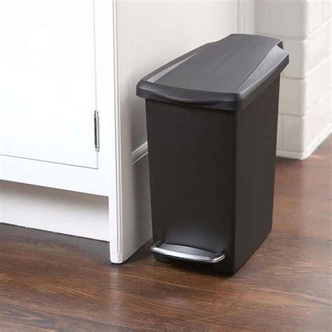 5 Best Bathroom Trash Cans With Lids And A Brief Buying Guide Disposal Xt