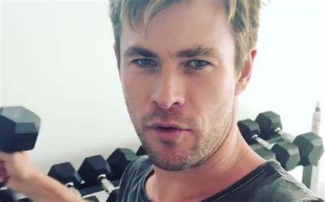 Chris Hemsworth Celebrates Infinity War With Bicep Curls And A Solid Yiew