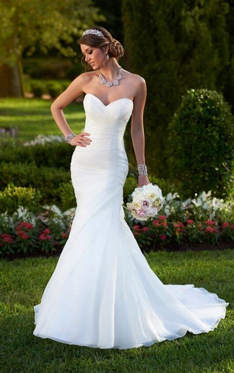 .wedding dress, summer wedding dress, backless wedding dress, wedding dress (wd 104) special thanks to my real bride emilee for sharing her sweetheart neckline with slim spaghetti straps is having bra cups and boning inside. Organza Fit & Flare Corset Wedding Dress | Stella York ...