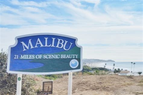 Malibu Sign On The Pch 🌴 21 Miles Of Scenic Beauty As A Stop On The