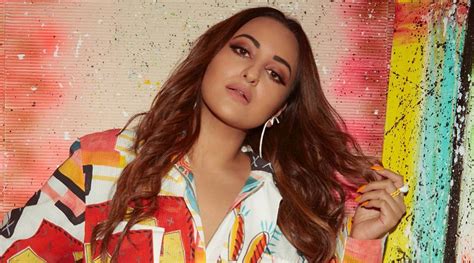 ‘a Real Work Of Art Sonakshi Sinha Is A Riot Of Colours In Latest Look Fashion News The