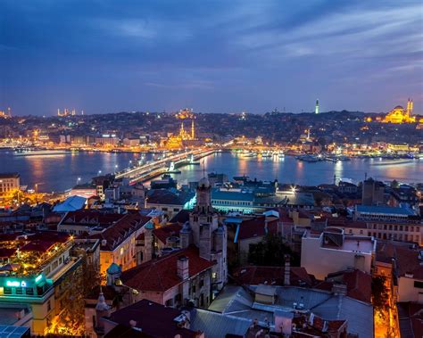 Fonds Décran Turquie Istanbul La Ville De Nuit Les Maisons Les