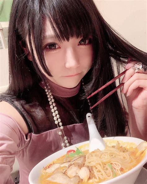 Chinas Cute Girl Sesame Toka Went To Japan To Follow The Underground