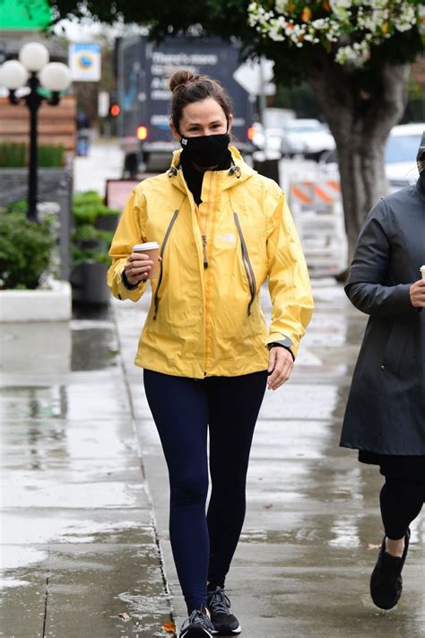 Meanwhile, jennifer garner looks in. JENNIFER GARNER Out and About in Brentwood 01/23/2021 - HawtCelebs