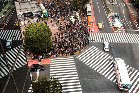Where To Take The Best Photos Of The Shibuya Crossing Japan Forward