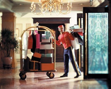 Prosedur pembersihan kamar tamu hotel. Penanganan Barang Tamu Rombongan Tiba dan Penanganan ...