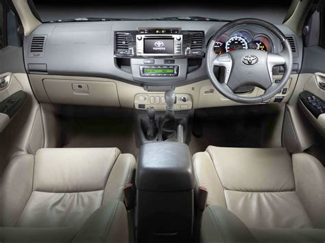 TOYOTA Fortuner specs & photos - 2011, 2012, 2013, 2014, 2015 - autoevolution