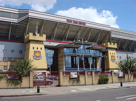 Up The Hammers A Photo History Of West Ham United Fc At The Boleyn