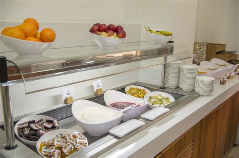 Breakfast and wifi are free, and this hotel also features a bar. Breakfast | Holiday Inn Express