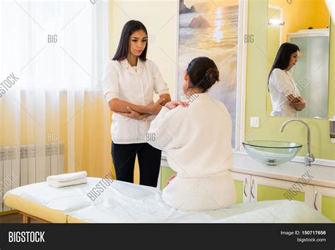 Woman Beautician Image And Photo Free Trial Bigstock