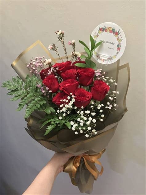 Jual Hand Bouquet Buket Bunga Mawar Merah Segar di lapak ...