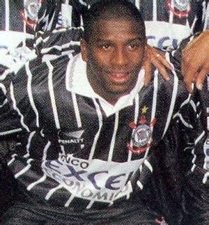 Bastidores da vitória do corinthians sobre o são caetano no paulistão. Boleiro Informado.: Gilmar Fubá, ex-jogador do Corinthians ...