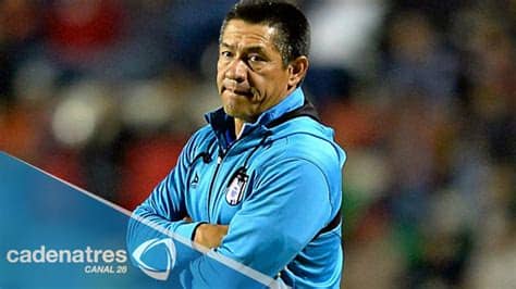 Ambríz had drie spreuken bij club necaxa en maakte deel uit van twee kampioenschapswinnende seizoenen. Ignacio Ambriz deja de ser entrenador de Gallos - YouTube