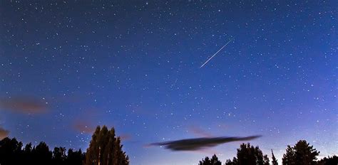 Alle infos zu den sternschnuppen, mit auffindkarten. Perseiden: Es regnet Sternschnuppen - Meteorschauer ...