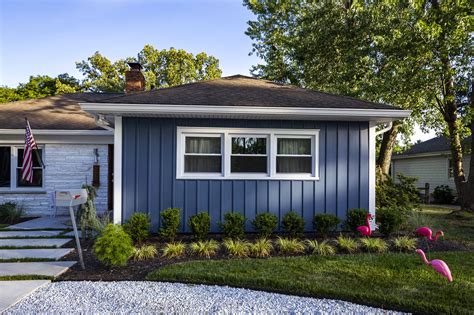 What A Beautiful Florida Home The Regatta Blue Siding Makes The White