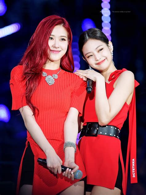 Blackpink S Jennie Shows Her Possessiveness Over Rosé In The Simplest Way Koreaboo