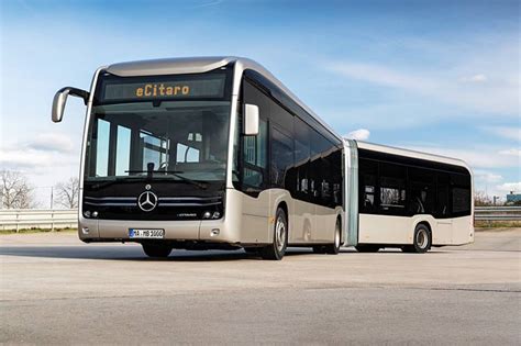 Daimler apresenta inovações tecnológicas e novos modelos de ônibus