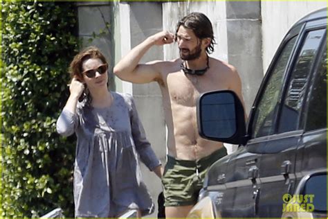 Game Of Thrones Michiel Huisman Shows Off His Shirtless Body Photo